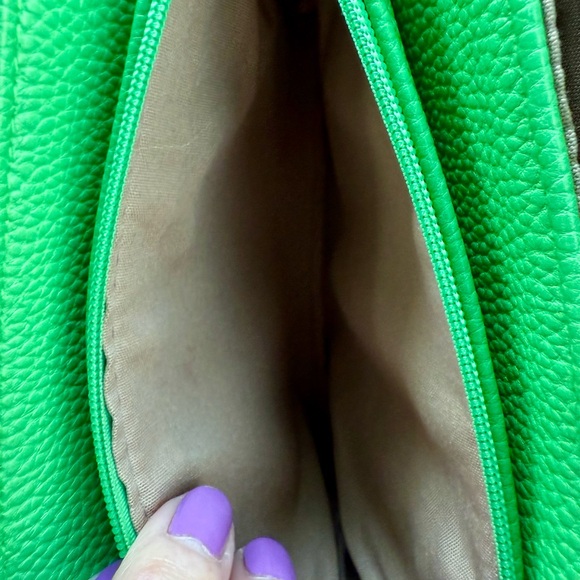 Nanette Lepore Bright Green Wristlet - Picture 13 of 13